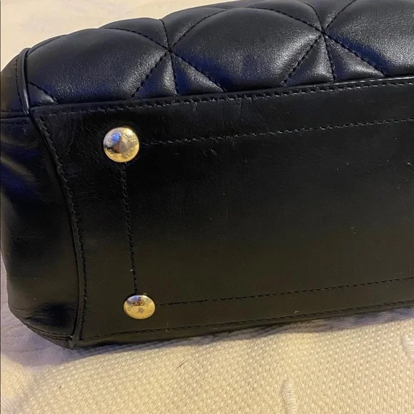 Coach Leather Black Handbag in nice condition, no damage - Picture 4 of 10